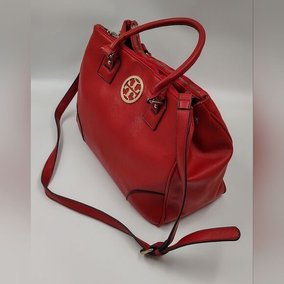 Red Handbag Purse W/ Gold Medallion - Picture 4 of 16